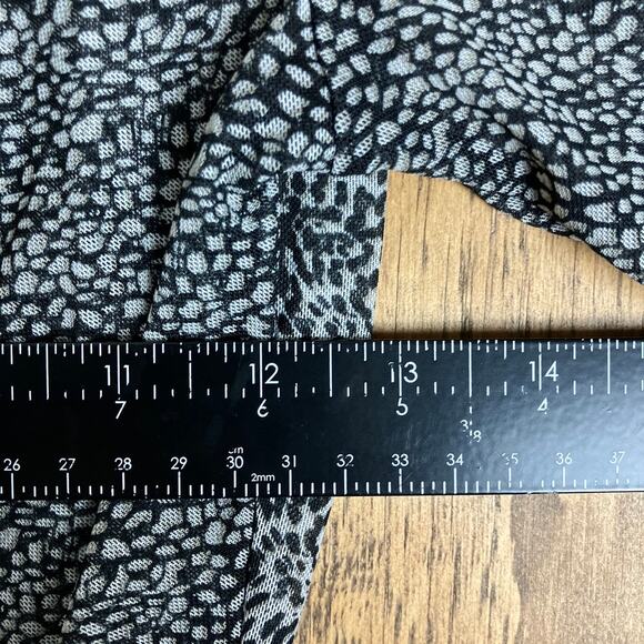 CAbi Womens Blouse White Black Leopard Runched Mesh 1/2 Sleeve Button Down M - Picture 7 of 11